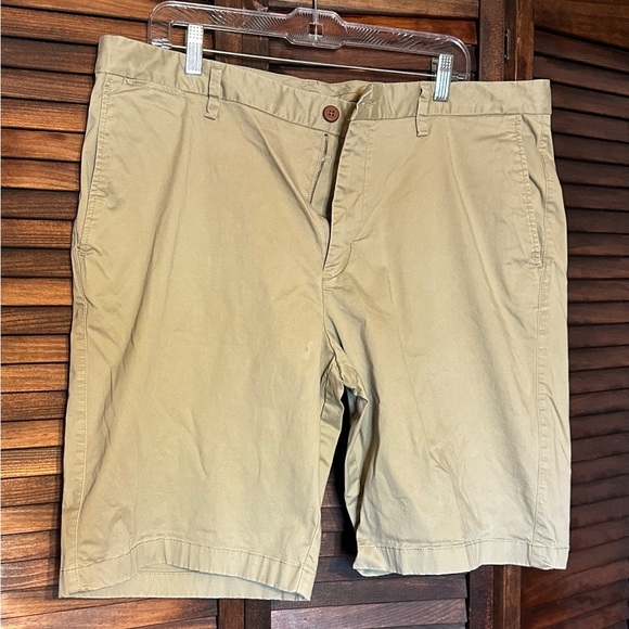 NWOT Tommy Bahama Khaki Chino Shorts - Picture 4 of 5